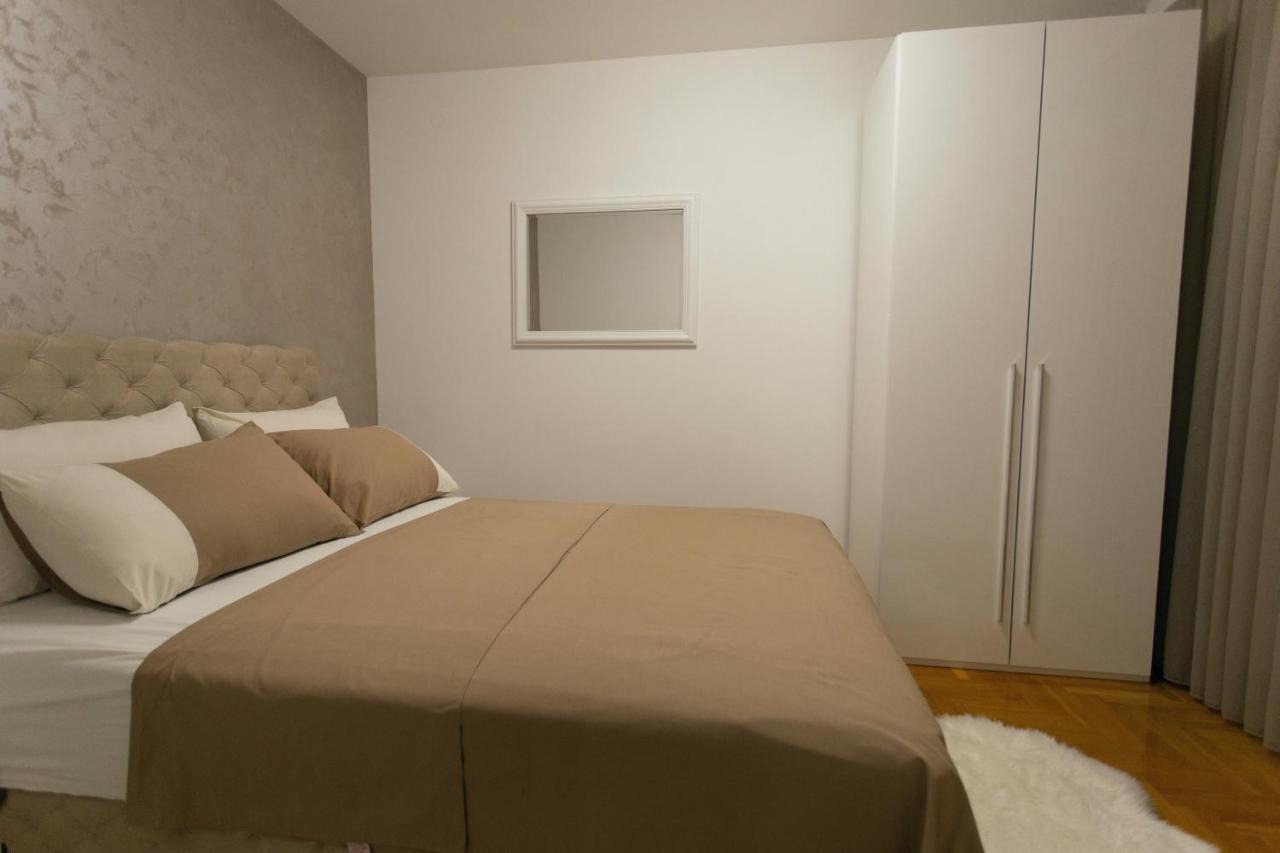Sunset Apartment *